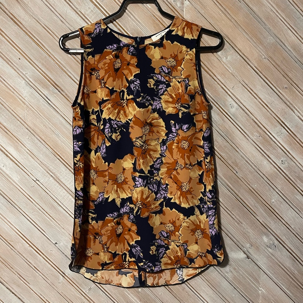 Babaton XS floral beautiful tank top blouse zipper in the back slight high low